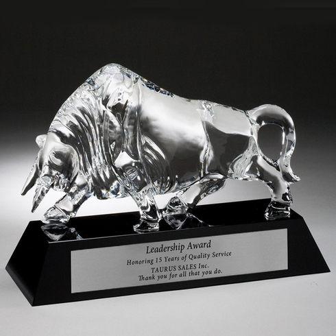 13" X 4-3/4" OPTICAL CRYSTAL CHARGING BULL AWARD BLACK CRYSTAL REFLECTIVE SILVER BASE