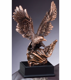 14 INCH ELECTROPLATED ANTIQUE BRONZE AMERICAN EAGLE FLAG TROPHY ON BLACK BASE