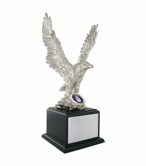 15-1/2 INCH SILVER ELECTROPLATED EAGLE TROPHY WITH 2 INCH AIR FORCE MEDALLION INSERT ON BLACK WOOD BASE