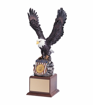 18 INCH EAGLE TROPHY, HAND PAINTED, HOLDS 2 INCH INSERT