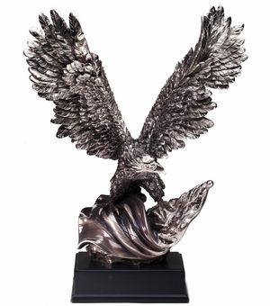 19 INCH ELECTROPLATED ANTIQUE SILVER AMERICAN EAGLE FLAG TROPHY ON BLACK BASE
