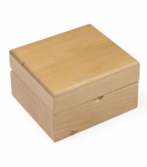 4-1/4 x 4-3/4 x 2-3/4 HARD WOOD KEEPSAKE BOX