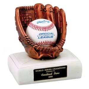 6 1/2 INCH INFIELDER BASEBALL GLOVE ON BASE