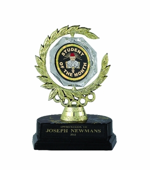 6 INCH SPINNER WREATH TROPHY WITH STUDENT OF THE MONTH INSERT