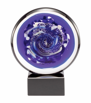 7-1/4 INCH ROUND HAND BLOWN BLUE GLASS AWARD WITH SWIRL PATTERN ON A BLACK CRYSTAL BASE