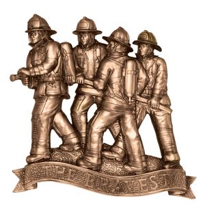 7" FIRE FIGHTERS WITH HOSE ANTIQUE BRASS DIE CAST PLAQUE MOUNT