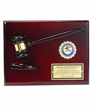 9 X 12 INCH PLAQUE ROSEWOOD PIANO FINISH WITH GAVEL AND BLOCK, HOLDS 2 INCH INSERT