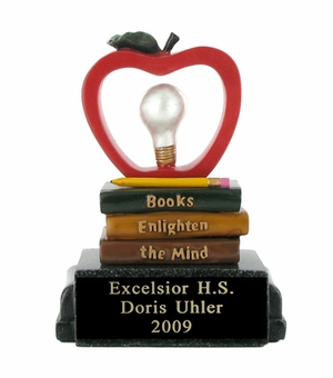 BOOKS ENLIGHTEN THE MIND SCHOLASTIC TROPHY, 5 INCH