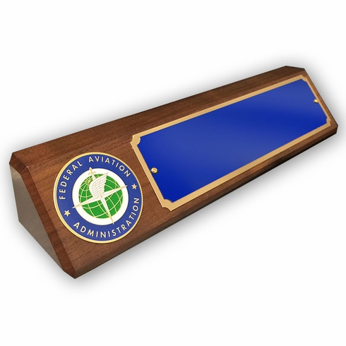 GENUINE WALNUT DESK BLOCK WITH FEDERAL AVIATION ADMINISTRATION MEDALLION AND BLUE PLATE