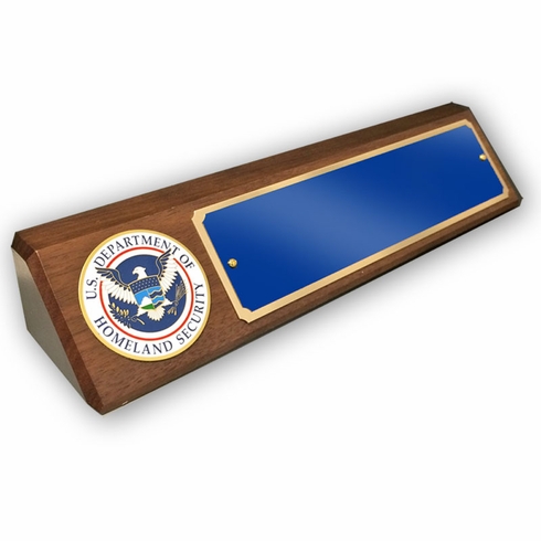 GENUINE WALNUT DESK BLOCK WITH U.S. HOMELAND SECURITY MEDALLION AND BLUE PLATE
