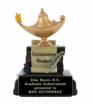 OUTSTANDING STUDENT SCHOLASTIC TROPHY, 5 INCH
