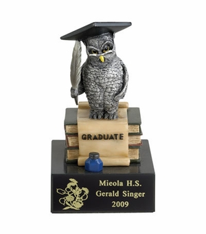 OWL GRADUATE SCHOLASTIC TROPHY, 6 INCH