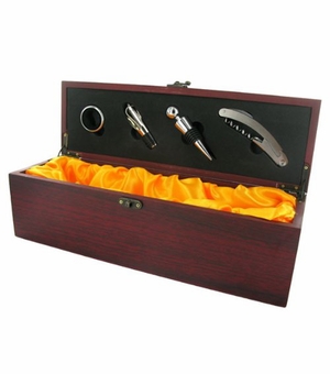 WINE PRESENTATION BOX SET WITH ACCESSORIES
