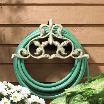 Fleur-de-Lis Hose Holder