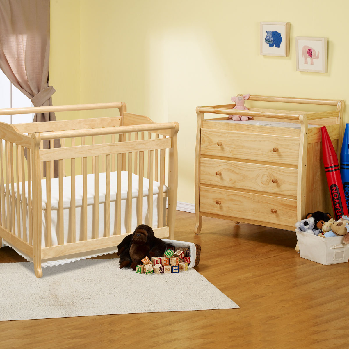 Da Vinci 2 Piece Nursery Set Emily Mini Crib & 3 Drawer Changer