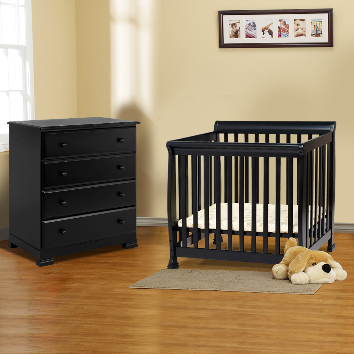 Da Vinci 2 Piece Nursery Set Kalani Mini Crib and 4 Drawer Dresser in