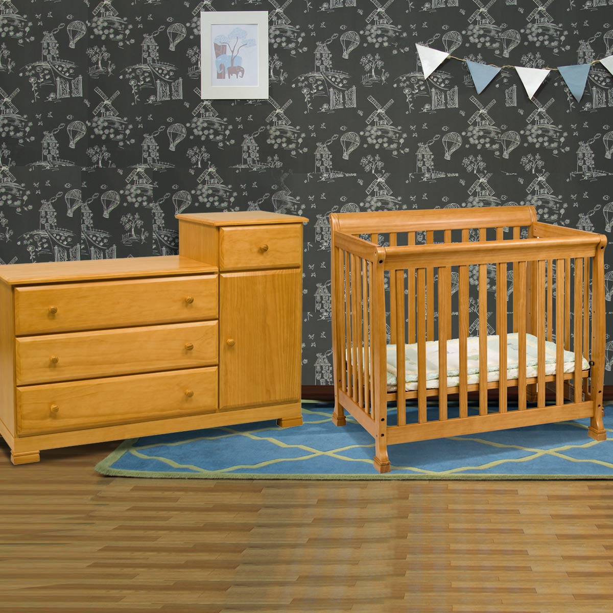 Da Vinci 2 Piece Nursery Set Kalani Mini Crib and Combo Changer