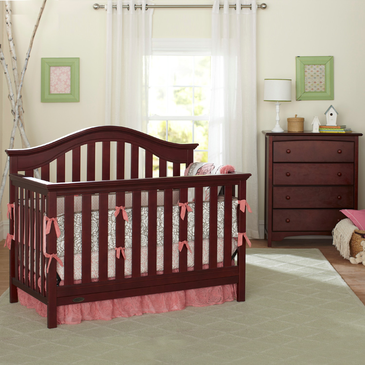 Graco Cribs 2 Piece Nursery Set Bryson Convertible Crib and 4 Drawer