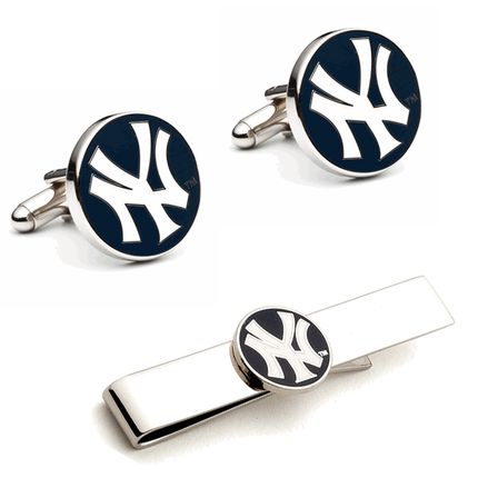 New York Yankees Cufflinks And Tie Bar Gift Set