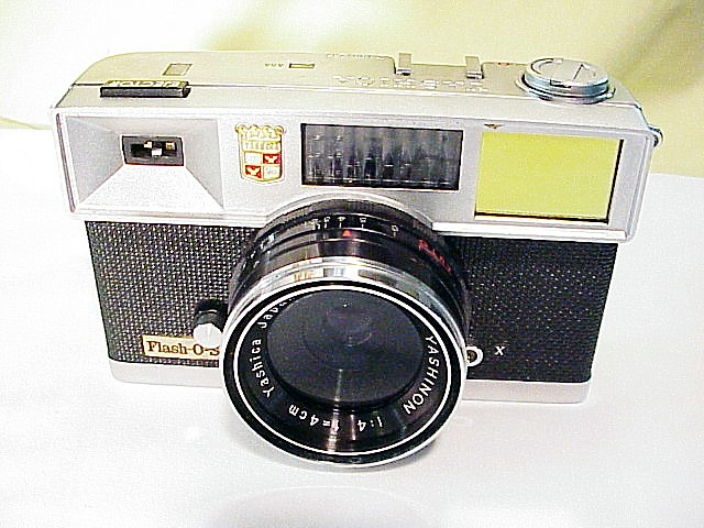 Yashica Flash-O-Set Rangefinder Camera (1961)