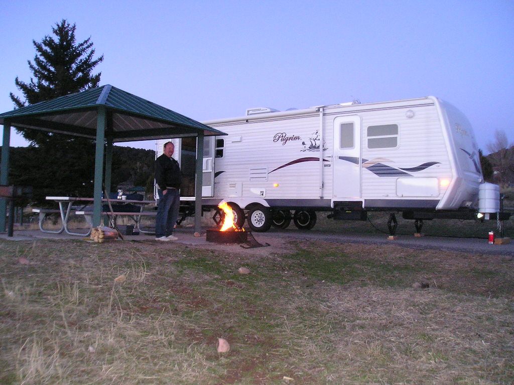 B & D RV BATTERY LOCK