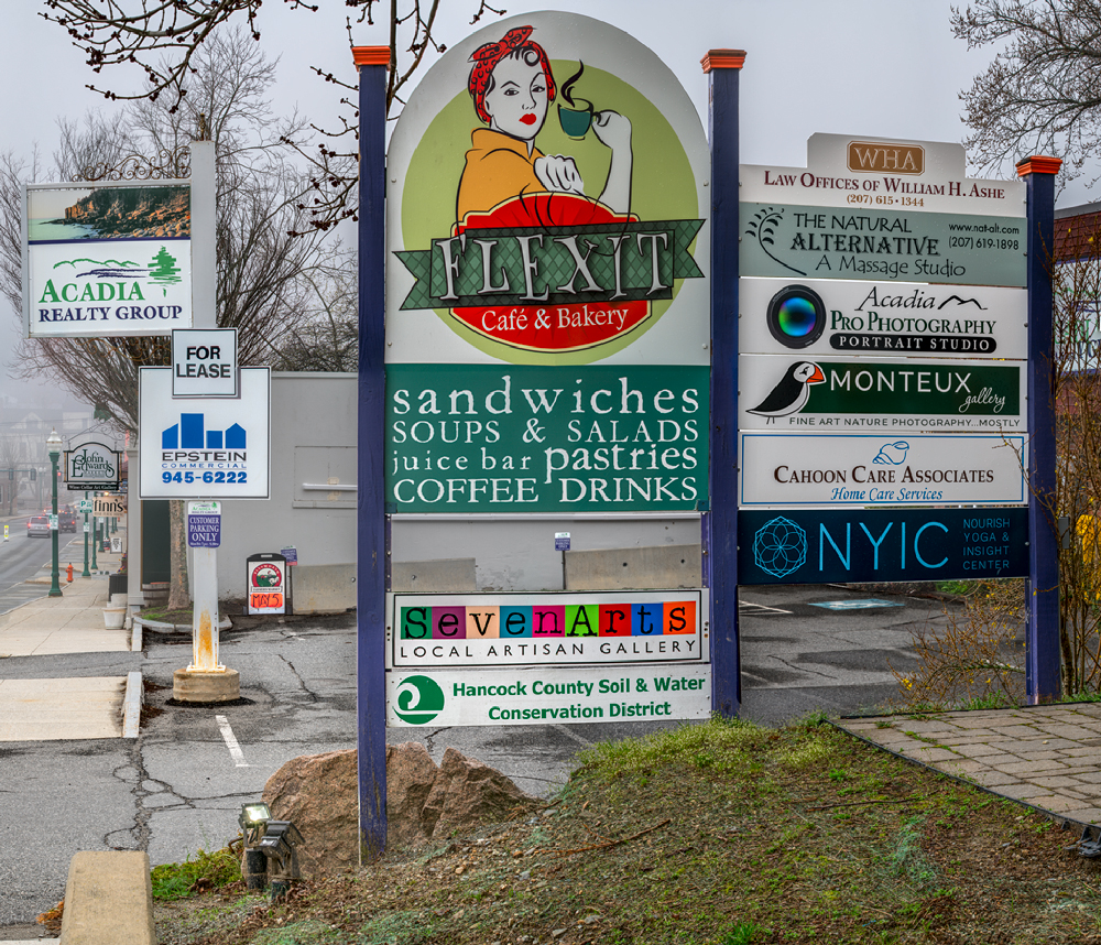 Maine Street Signs
