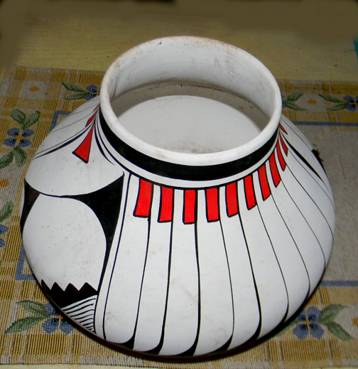 Museum Quality Native American pottery for sale including Santa Clara