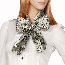 Brando Ivory Leopard Animal Print Elegant Exquisitely Soft Silk Scarf/Wrap/Shawl(Large)