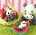 Japanese Miniature Toys : Yuu Yuu Pandas at Play (2006) #4 - Miniature Panda & Fruit