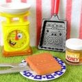 Takara Miniature Toys : SpongeBob American Collection #4 Kitchen (2012) #4 - Miniature SpongeBob SquarePants Kitchen & Hotcakes 