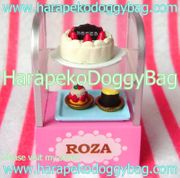 Megahouse Miniatures : Nostalgic Shopping Street (2004) #4 - Miniature Cake Display