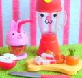 Re-ment Miniatures : Harapeko Animal Village (2007) #4 - Miniature Bunny Rabbit Juicer Set