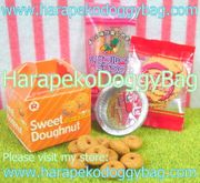 Re-ment Miniatures : The Seikatsu Hyakka / Japanese Daily Living Household Goods (2006) #9 - Miniature Popcorn & Donut Snacks Re-ment Miniatures : The Seikatsu Hyakka / Japanese Daily Living Household Goods (2006) #9 - Miniature Popcorn & Donut Snacks