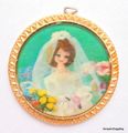Vintage 1960s : Retro Girl - 3D Lenticular Pendant (USED CONDITION)
