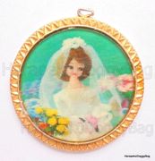 Vintage 1960s : Retro Girl - 3D Lenticular Pendant (USED CONDITION)