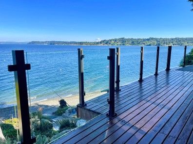 Glass Railing: Aluminum