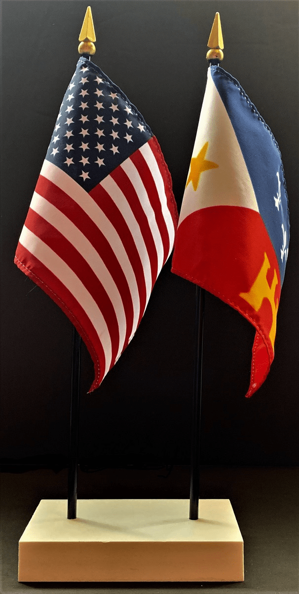Acadiana and US Flag Desk Set