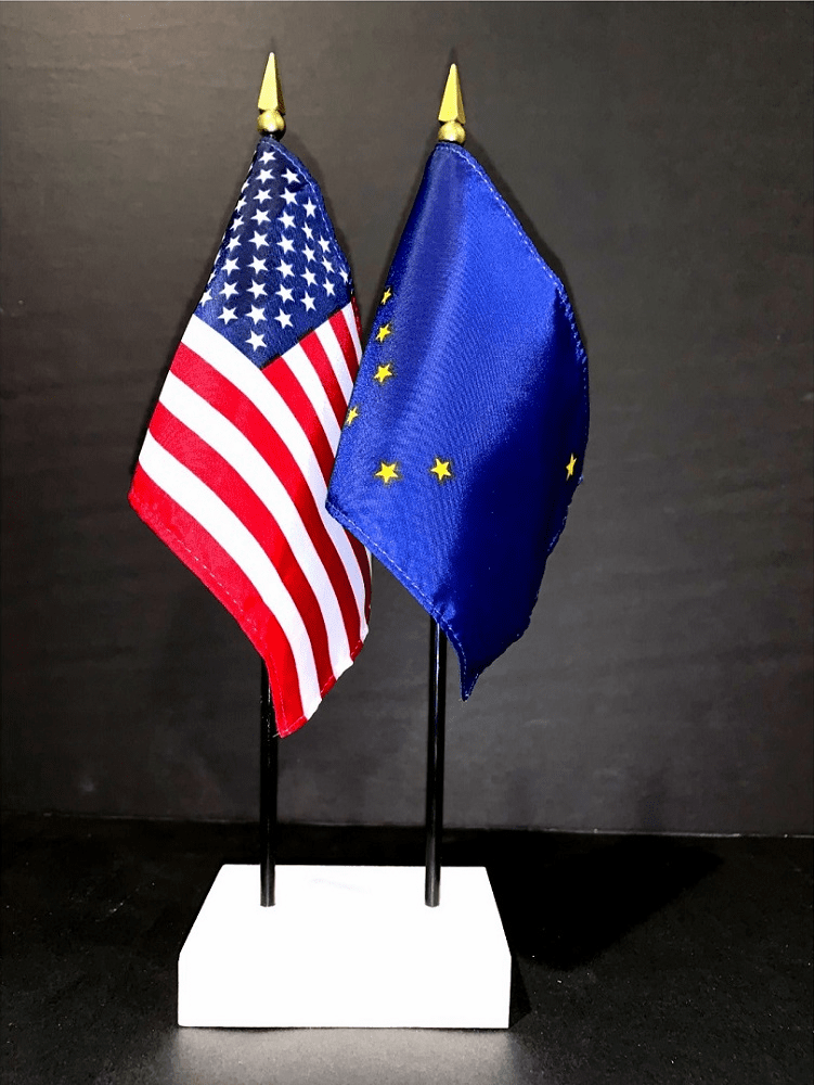 Alaska and US Flag Desk Set