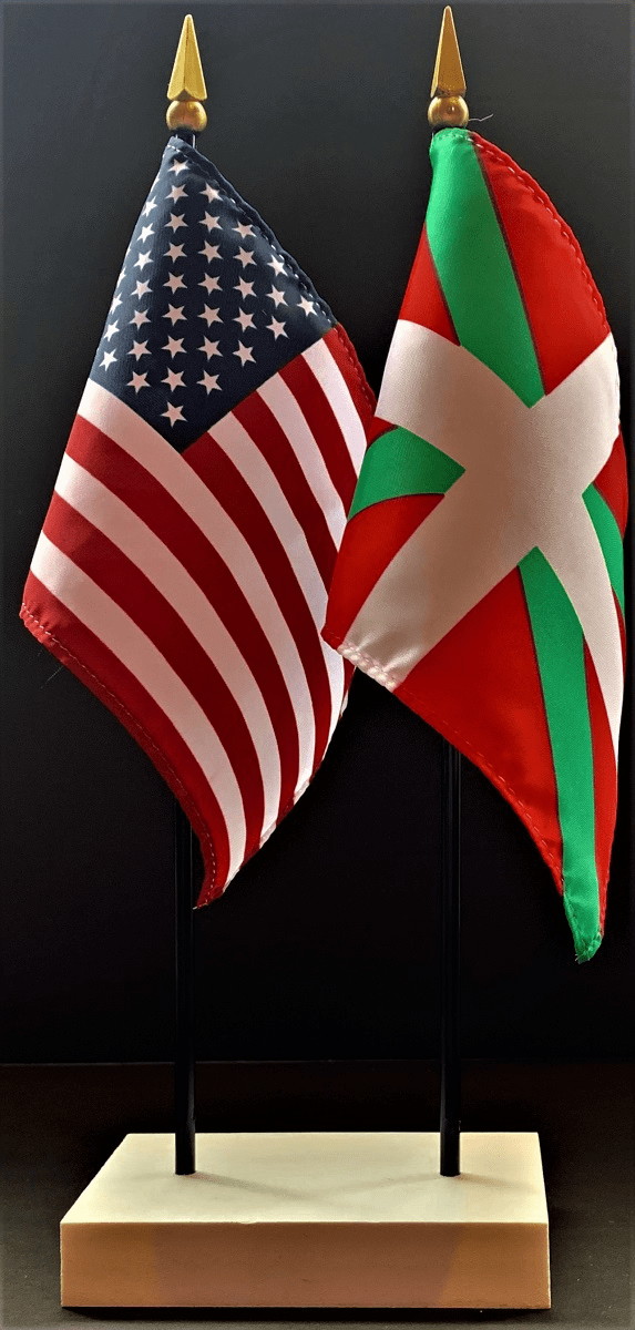 Basque Lands and US Flag Desk Set