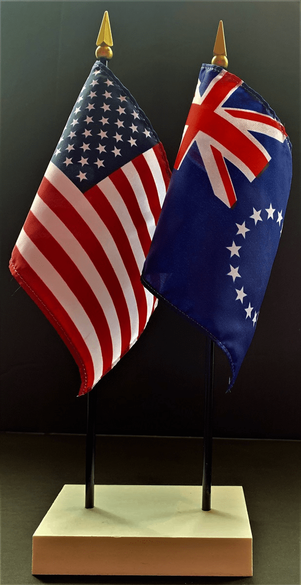 Cook Islands and US Flag Desk Set