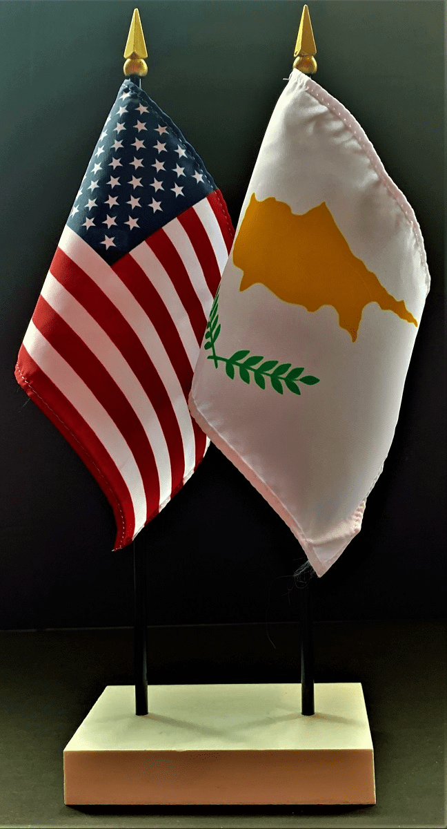 Cyprus and US Flag Desk Set