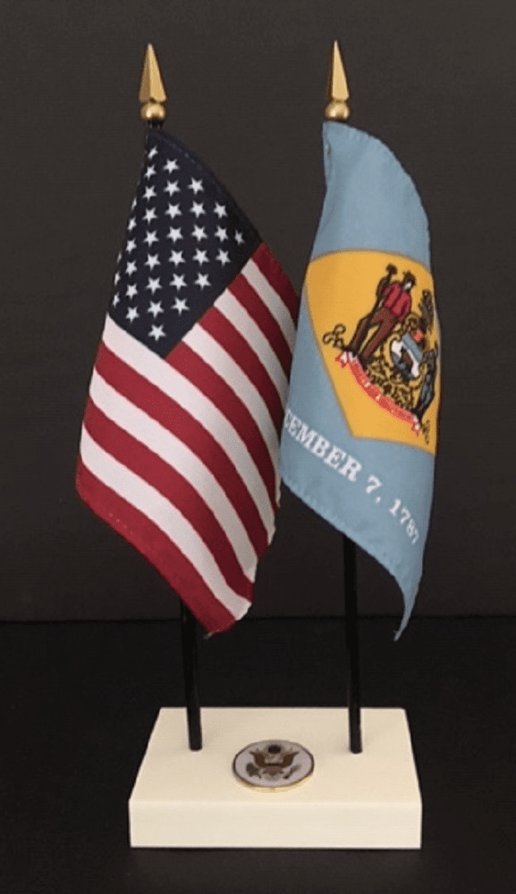 Delaware and US Flag Executive Desk Set