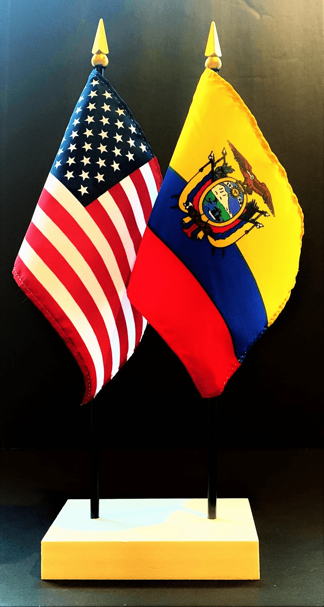 Ecuador and US Flag Desk Set