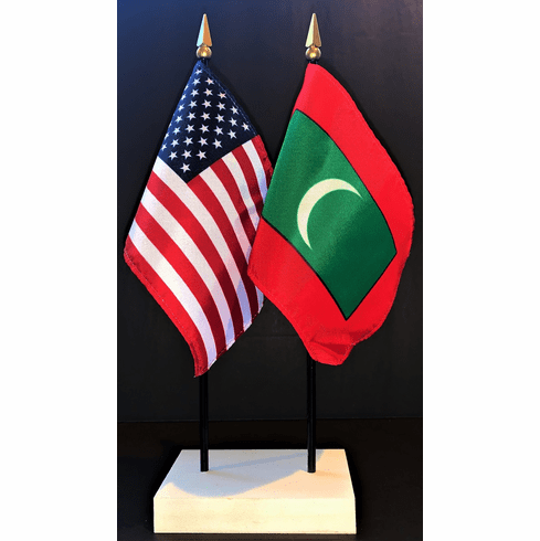 Maldives and US Flag Desk Set