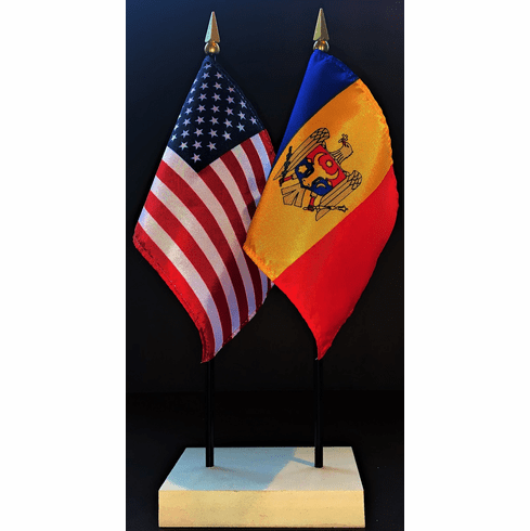 Moldova and US Flag Desk Set