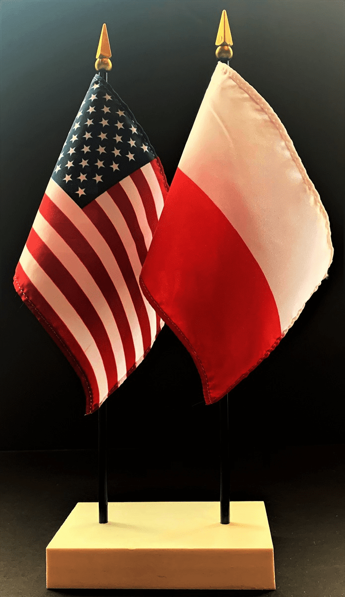 Poland no Eagle and US Flag Desk Set