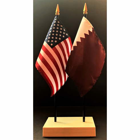 Qatar and US Flag Desk Set