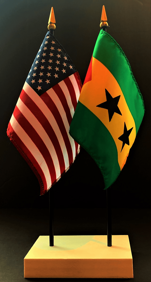 Sao Tome and US Flag Desk Set