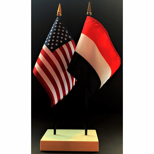Yemen and US Flag Desk Set