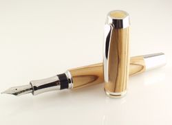 Olivewood Gentlemen's Fountain Pen